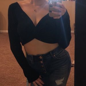 3️⃣FOR2️⃣5️⃣💲‼️Black Lowneck crop top